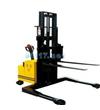 CTD15 1.5T-3.5M堆高車載重1.5噸，提升3.5米