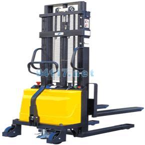 CTD1553 1.5T-5.5M堆高車載重1.5噸，提升1.5米